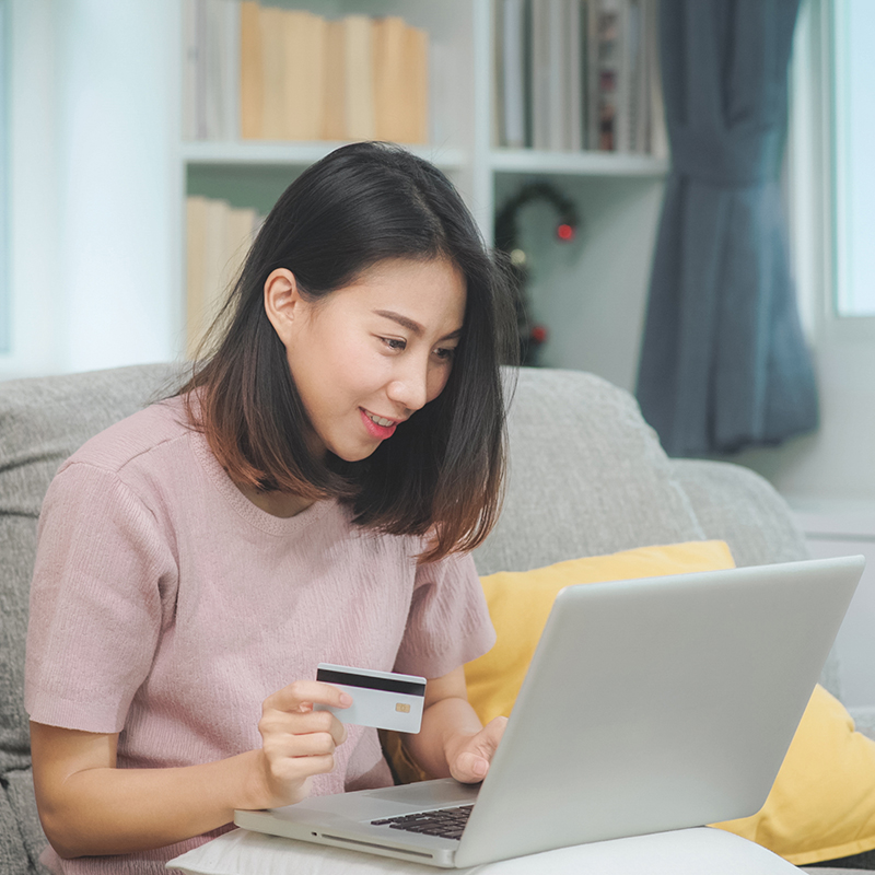 Illustrations of memo papers in blue.